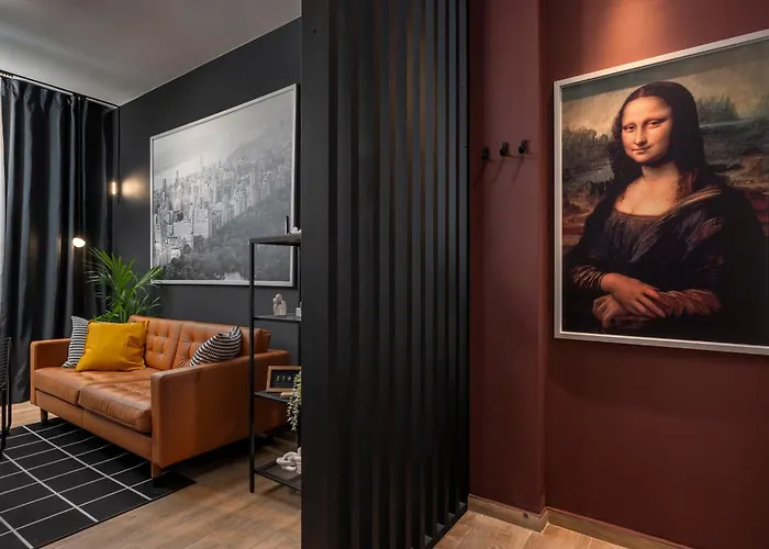 200M From Metro Station & Near Acropolis Hill